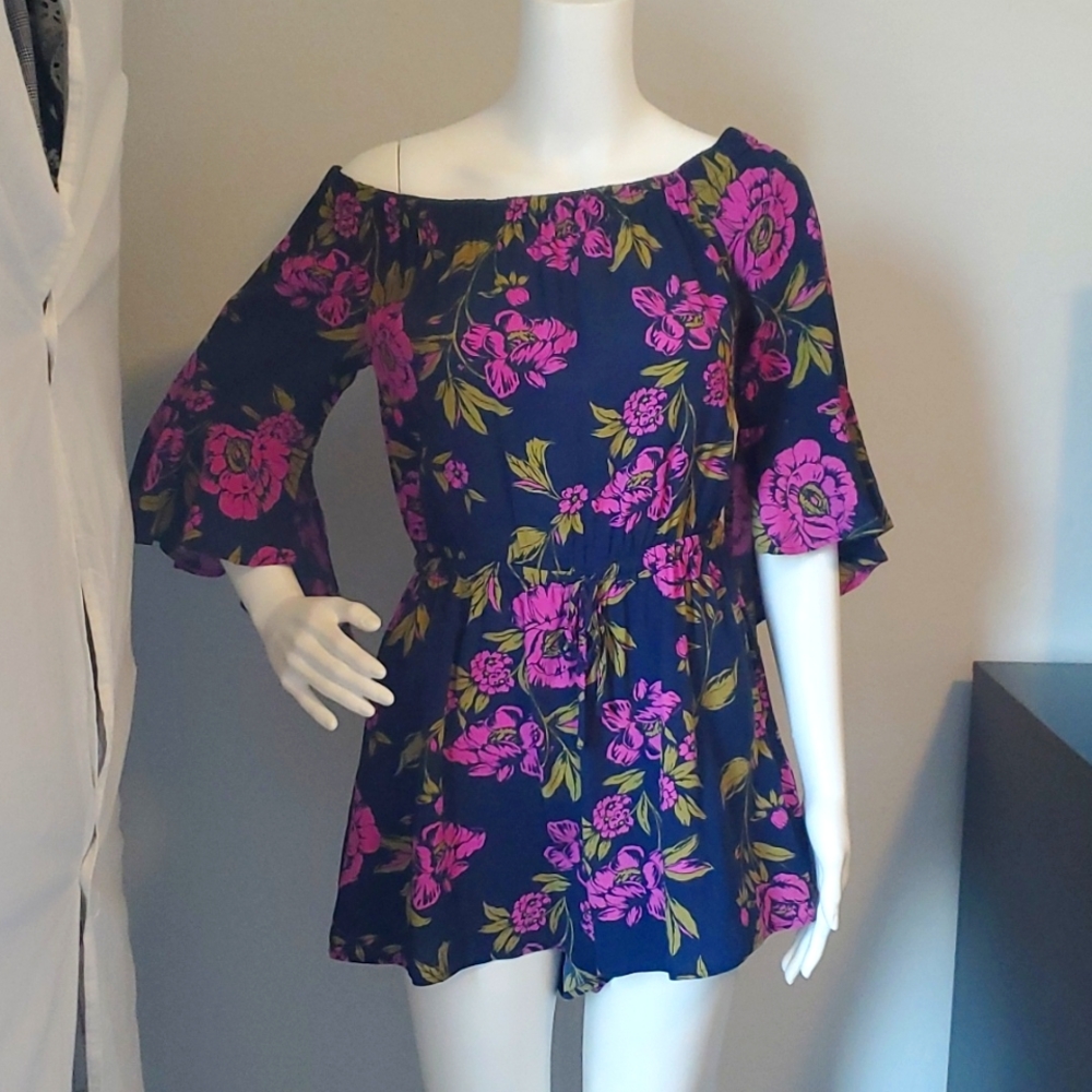 Off shoulder Express romper